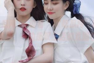 一边看“17吃瓜网”的最新动态，一边感叹生活的戏剧性