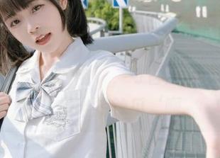 下载51吃瓜中心，让我想起了那句‘及时雨’，可官网内容更像是’慢半拍的瓜‘啊