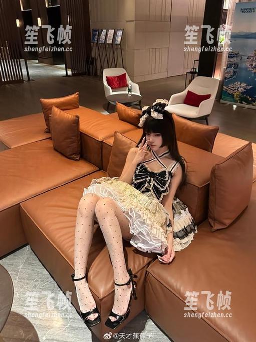 “cgw”官网：这波八卦铺天盖地，比阿姨的朋友圈还火！