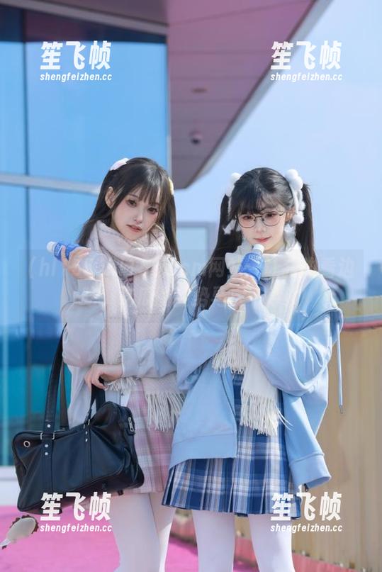 hl155 hl155.ccm网站:让我边看边吃,吃瓜的姿势马虎不得哟