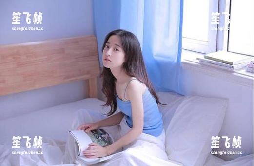 “www.吃瓜”传送门在这里：一秒进入瓜的宇宙，哦，对，脸上带妆的。