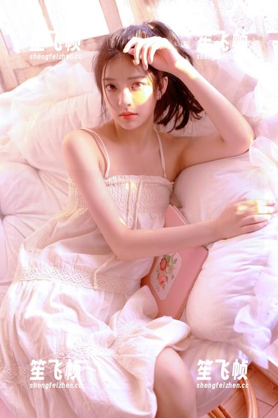 “一起吃瓜”一登录就被“网视频”吸引，直播那家咖啡店的奇葩顾客，真不愧是吃瓜大本营。