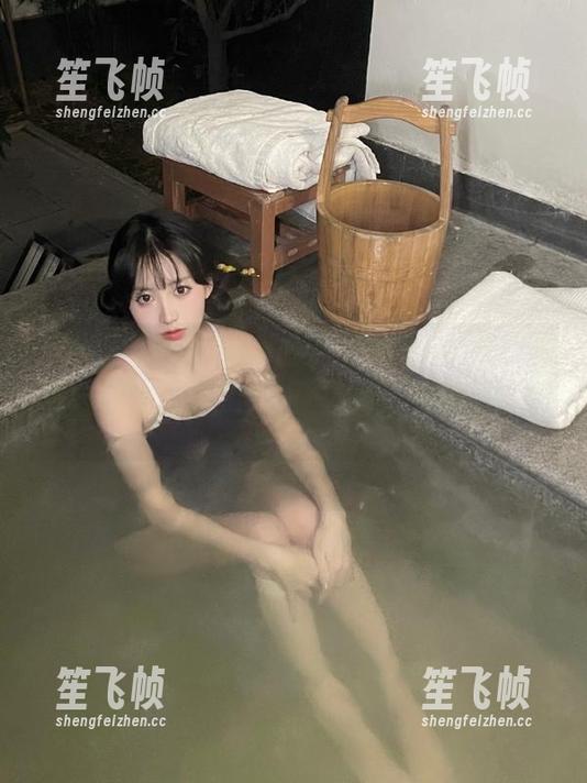 吃瓜网 吃瓜网91官网:瓜吃到嘴里,但包袱压在心里,今日的八卦让我无话可说。