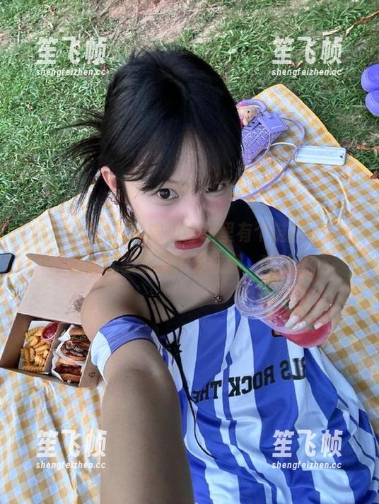 吃瓜论坛 听说吃瓜论坛里有个链接,点开之后就被吸进了无底洞,哈哈!