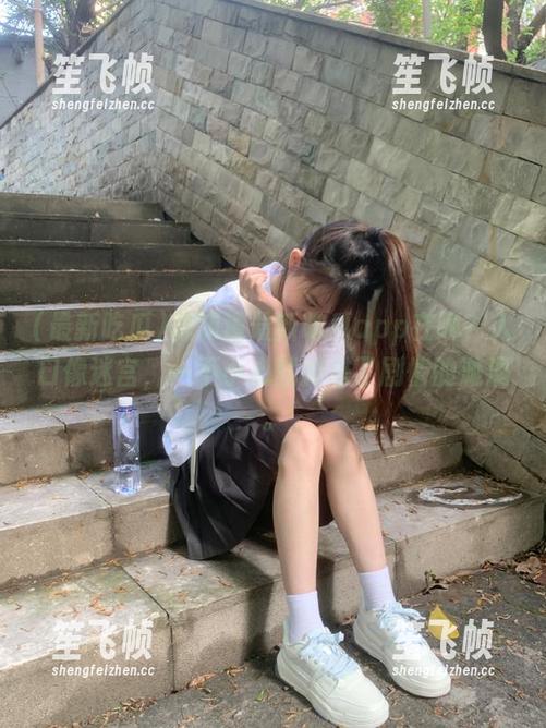 想知道最新吃瓜app在哪？入口像迷宫，一不小心就掉进了剧情的漩涡。