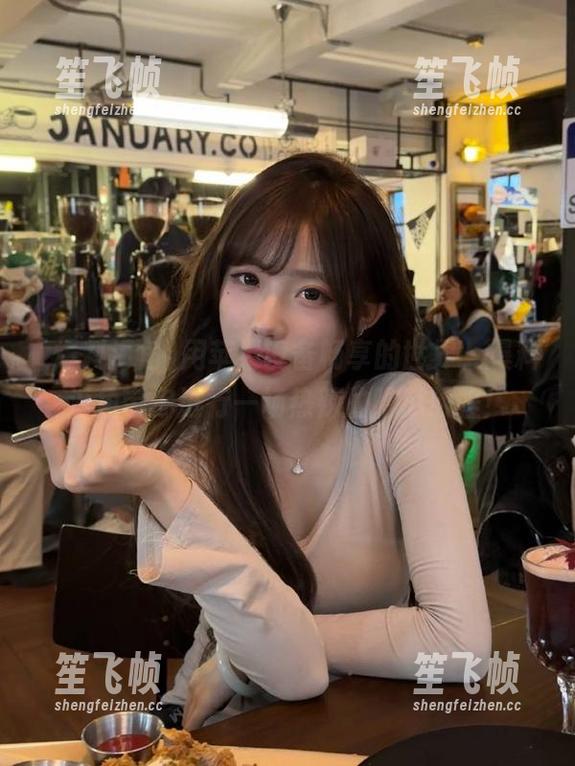 用苹果设备畅享的世界，爆料海角带你进行一场热辣的吃瓜旅程！